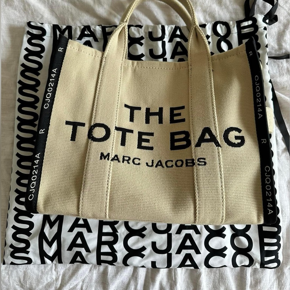 Authentic medium marc jacobs tote